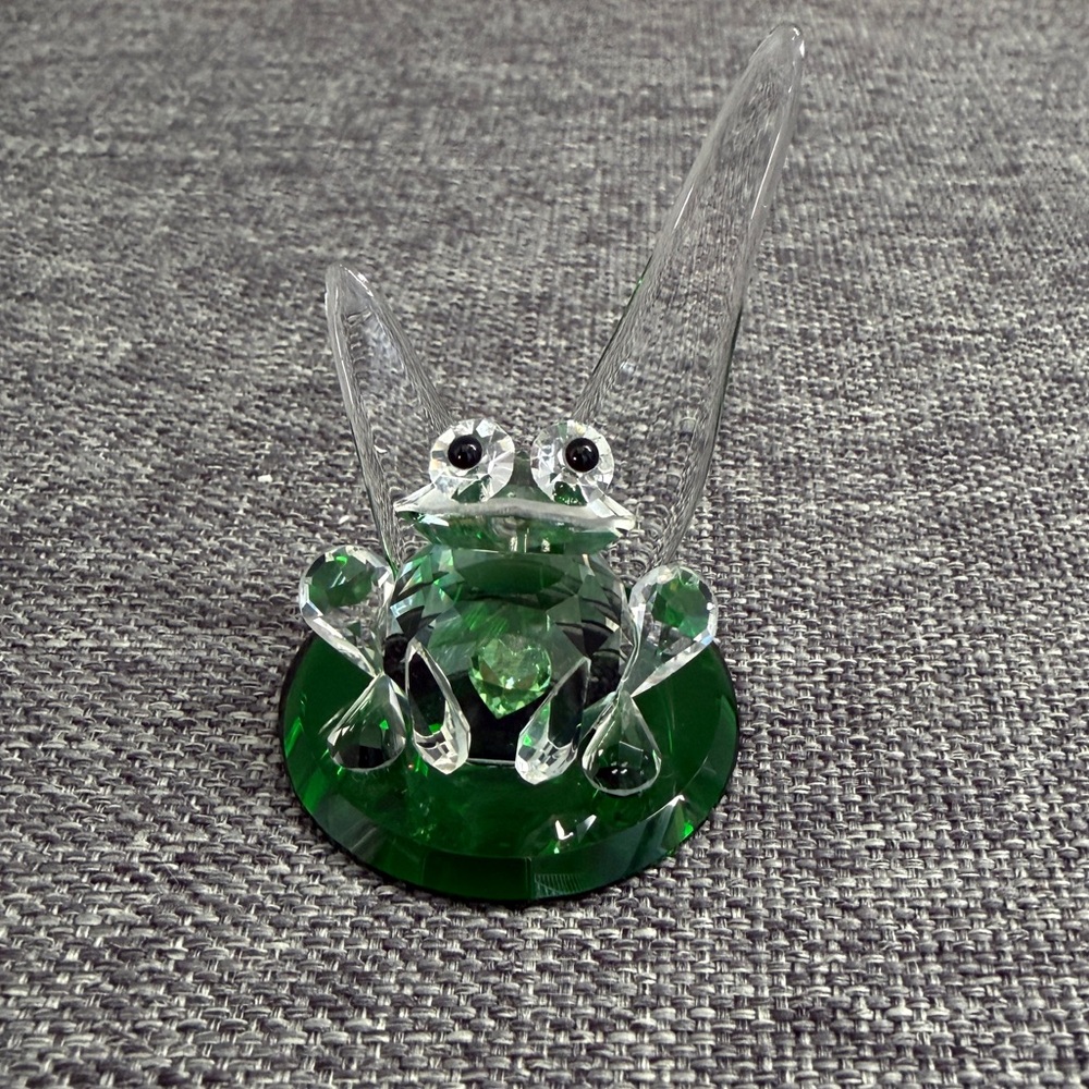 Iris Arc Vintage Small Crystal Frog Lily Pad Figurine Green Heart Signed RARE